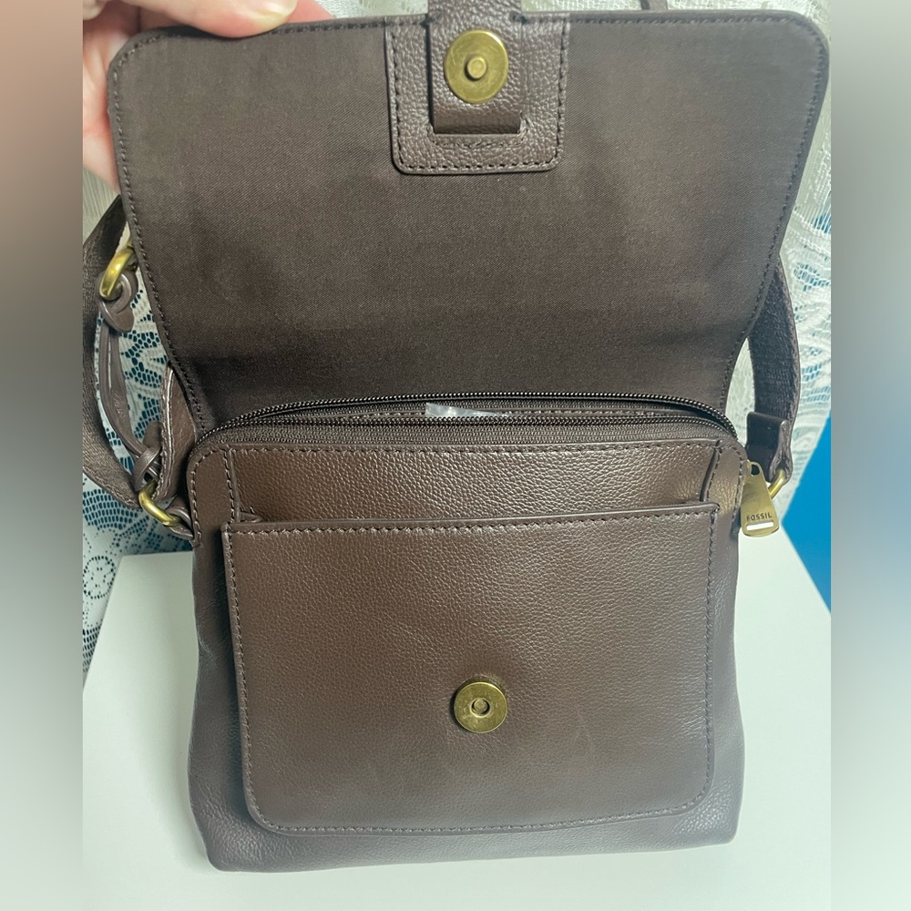Fossil Brown Croc-Embossed Leather Crossbody Bag - Picture 4 of 13